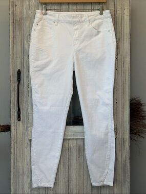 Tribal Pull On White Jeans Size 10 NWOT